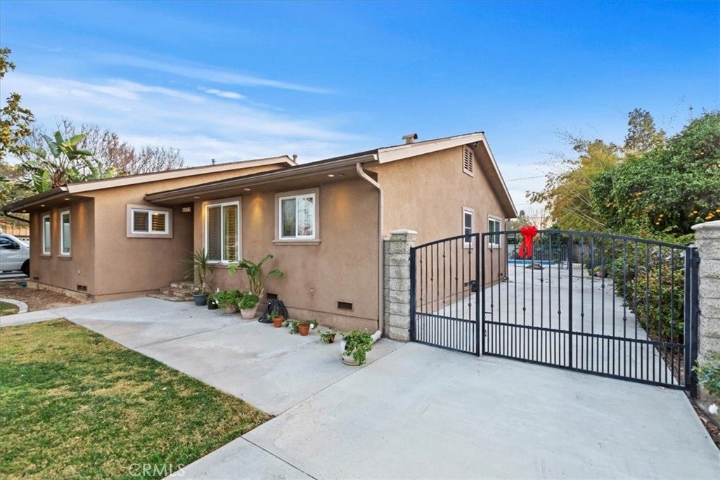 Photo of Listing #IV24255252