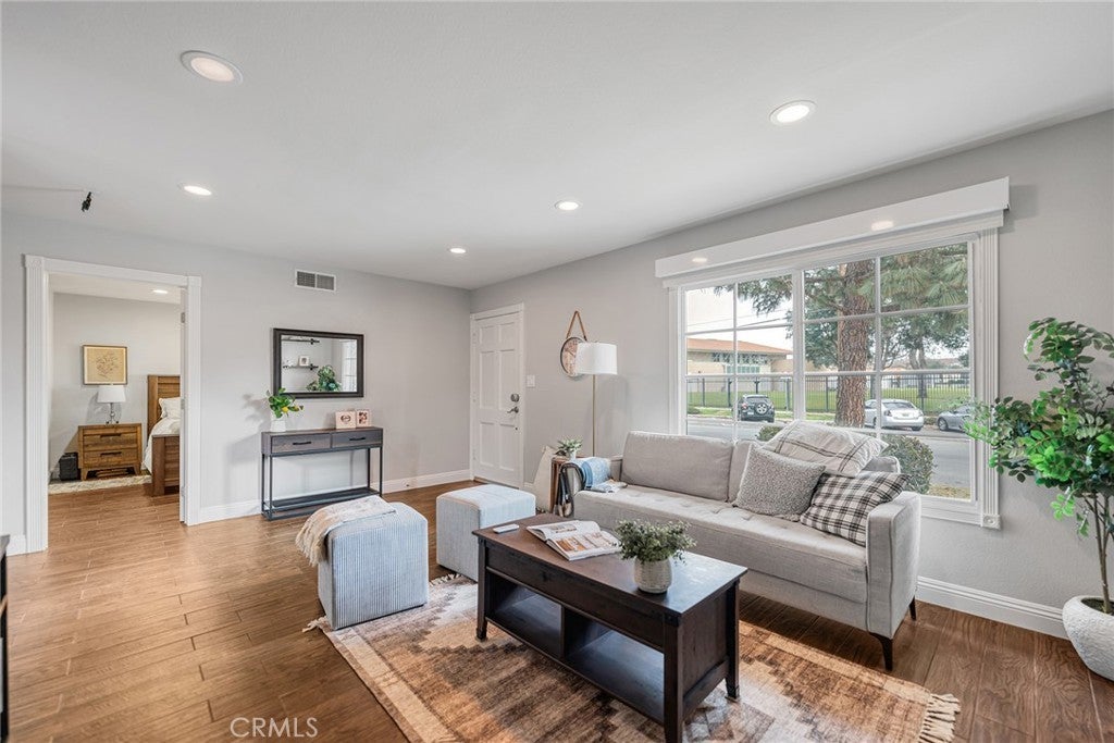 Photo of Listing #PW24253581