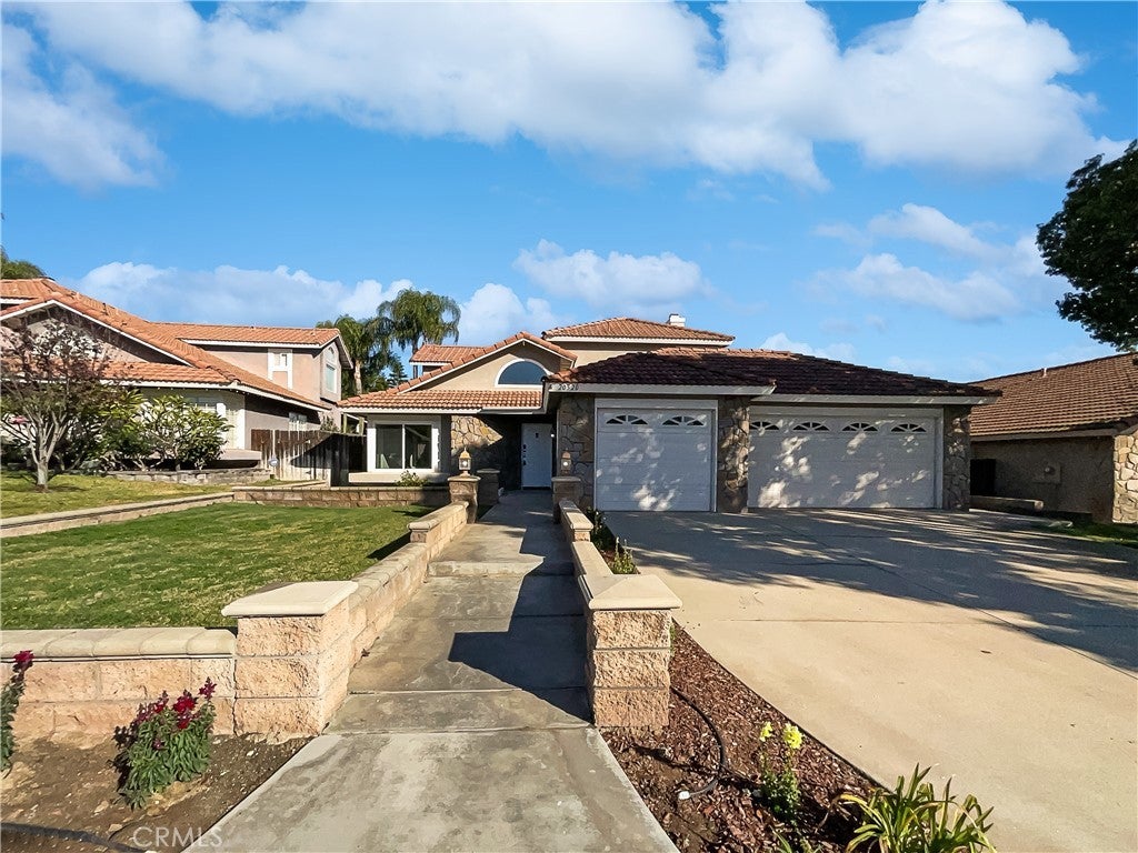 Photo of Listing #IV24255706