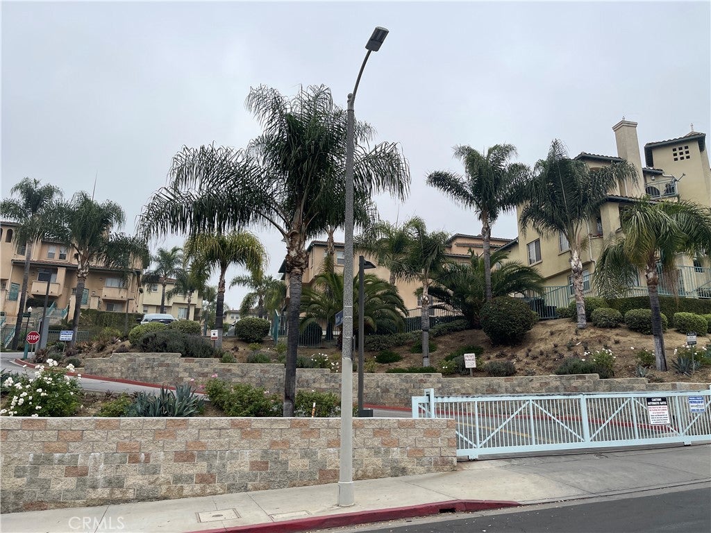 Photo of Listing #DW24255304