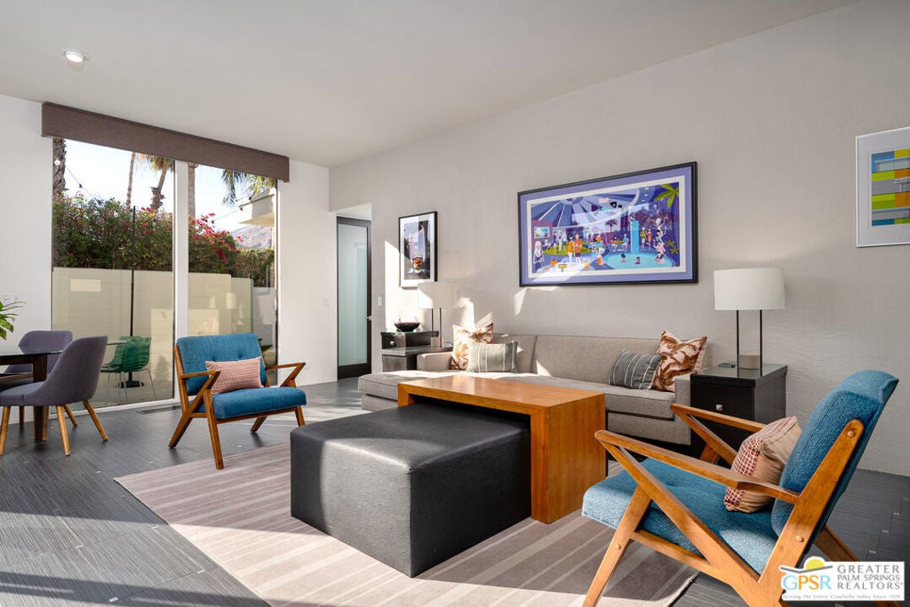 130 Racquet Club Road # 401, Palm Springs