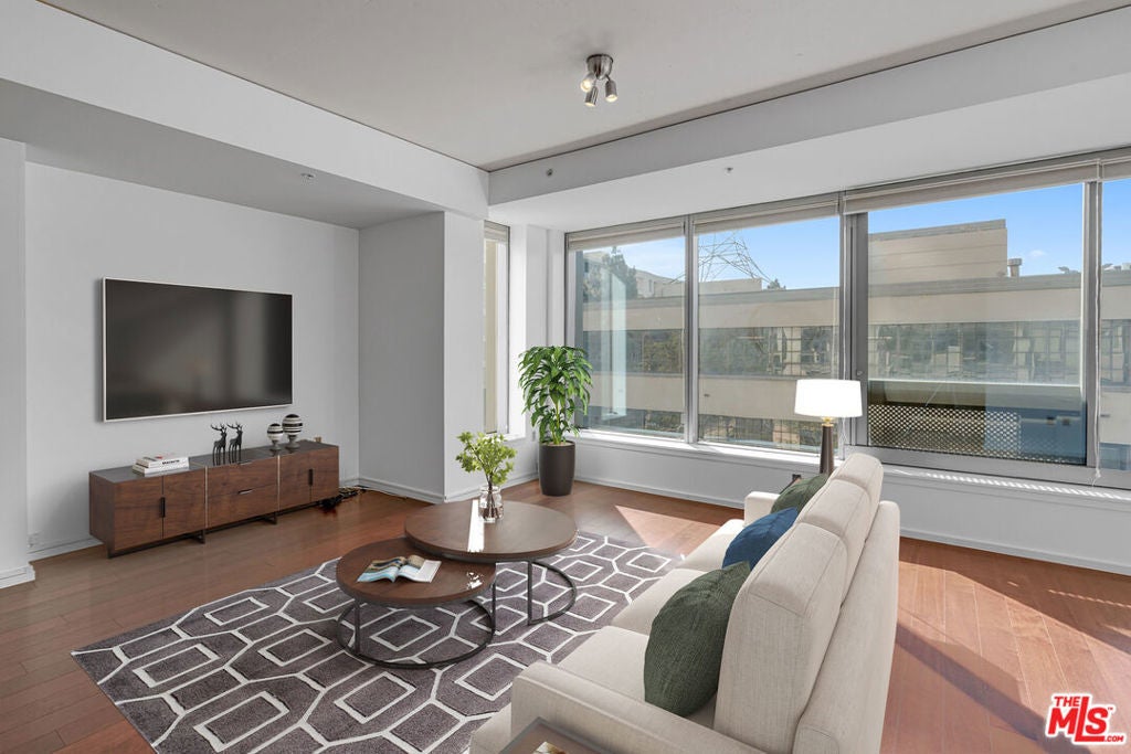 Photo of Listing #25475531