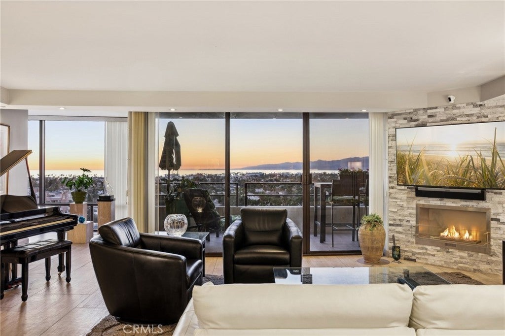 Photo of Listing #SB24255726