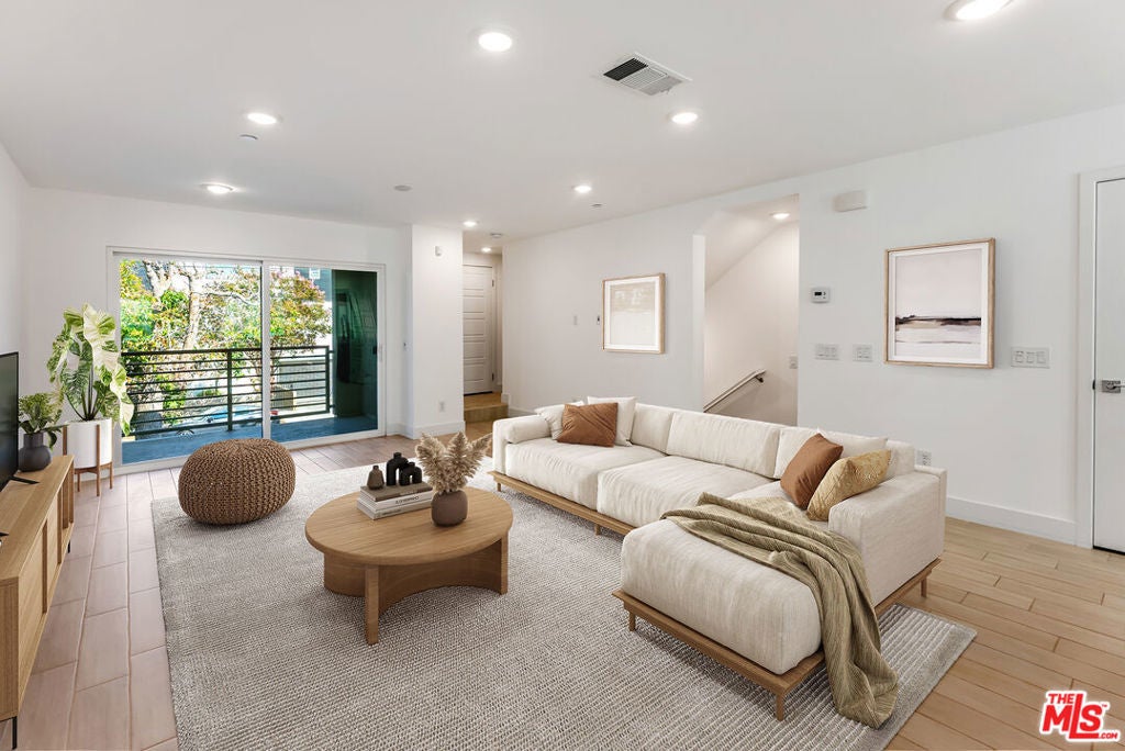 Photo of Listing #24473911