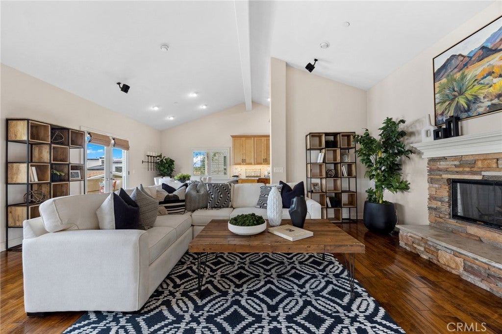 Photo of Listing #PW25000404