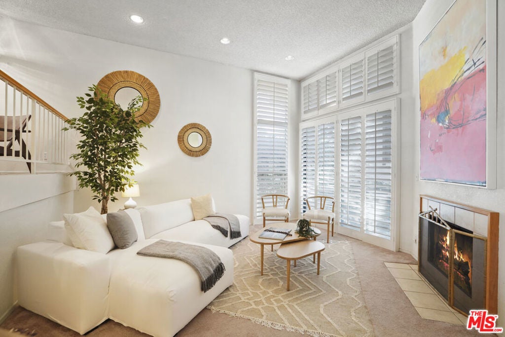 Photo of Listing #25475883