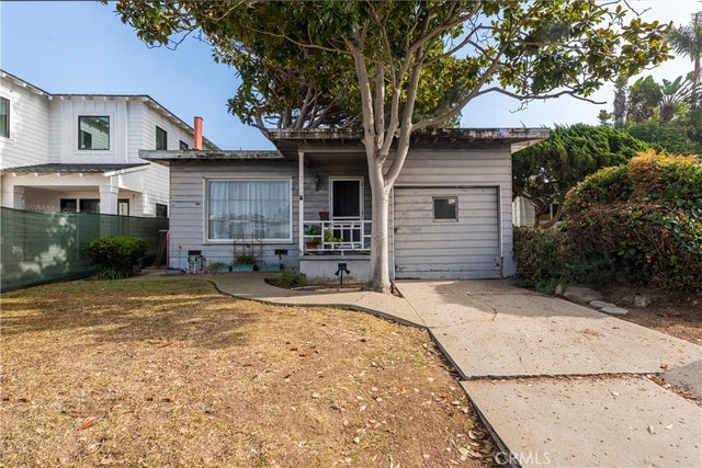3104 Elm Avenue, Manhattan Beach.