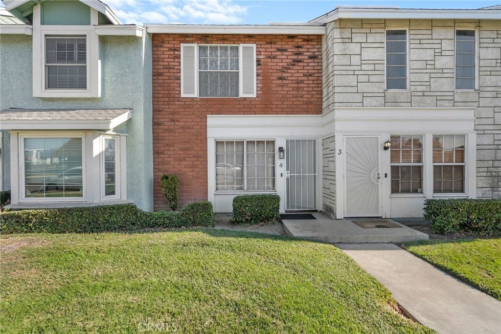 Photo of Listing #IV25002594