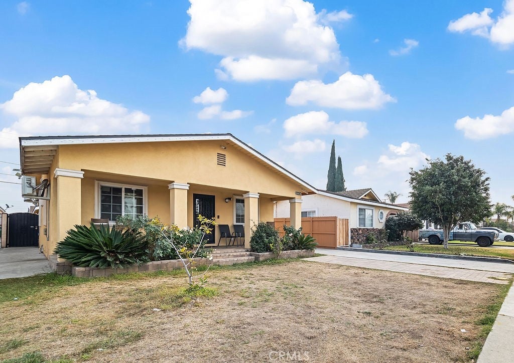 Photo of Listing #IV25002677