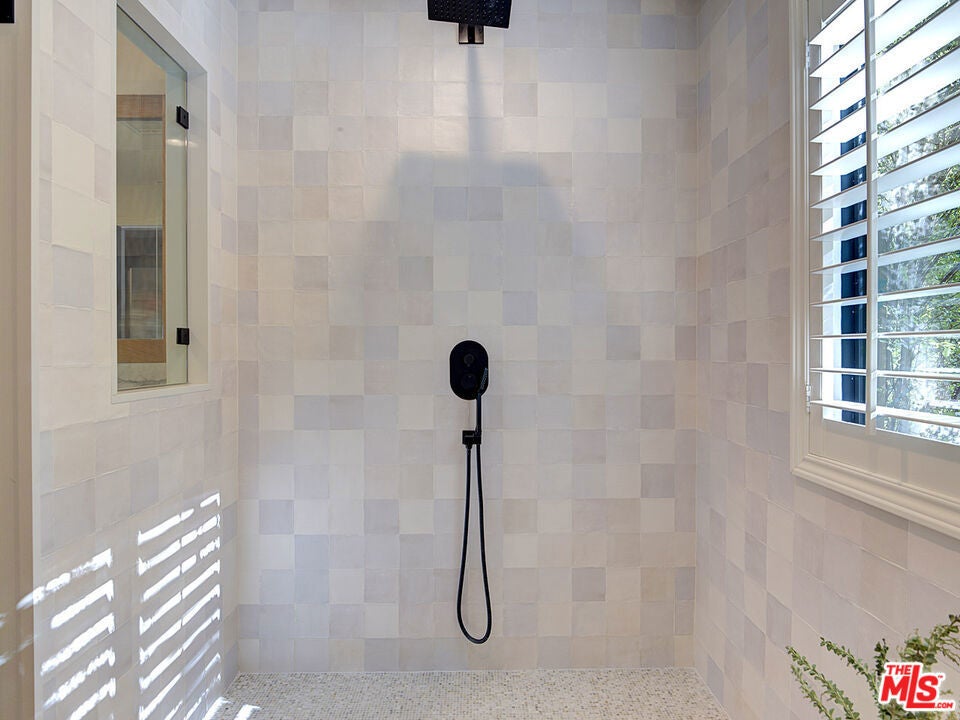 Photo of Listing #25476701