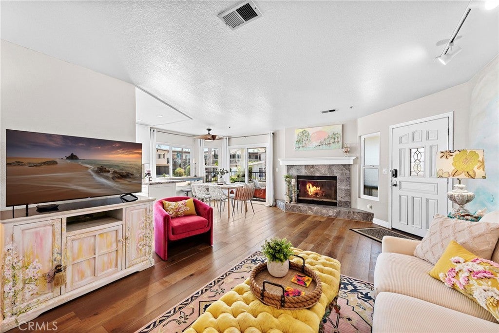 Photo of Listing #OC25002889