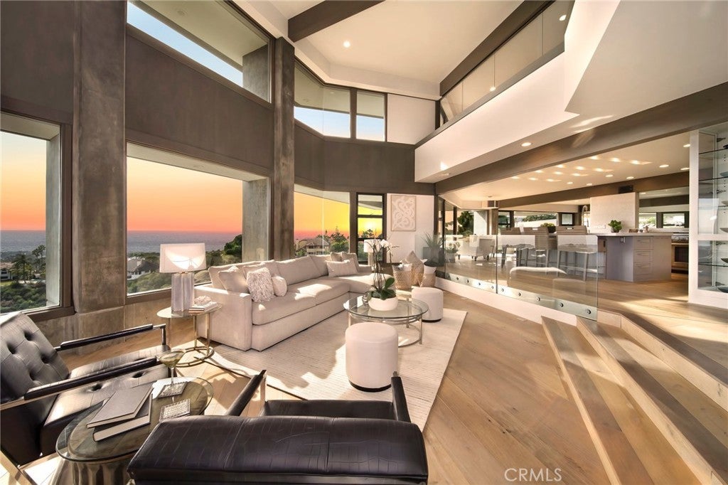 Photo of Listing #OC25002359