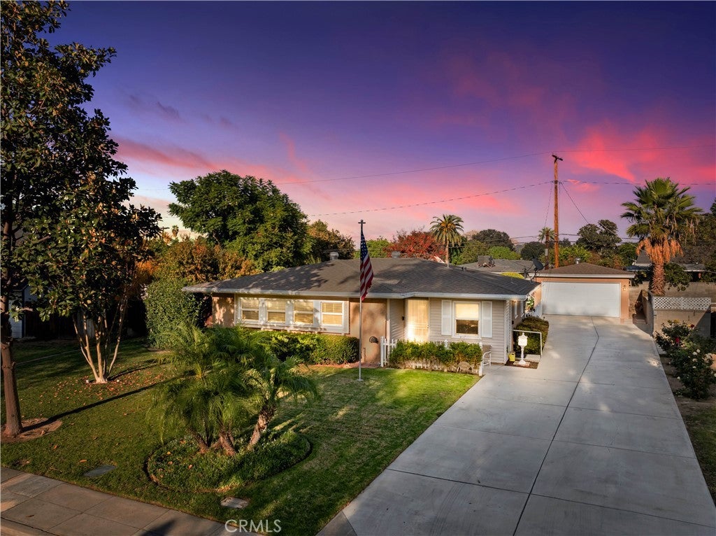 Photo of Listing #IV24245572