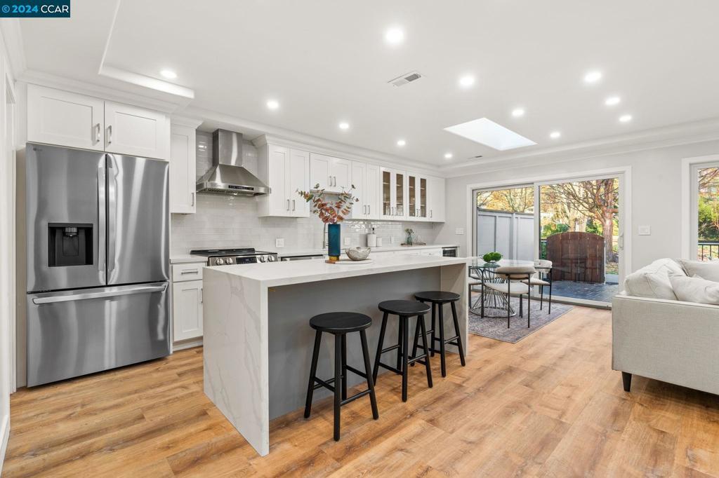 Photo of Listing #41080352