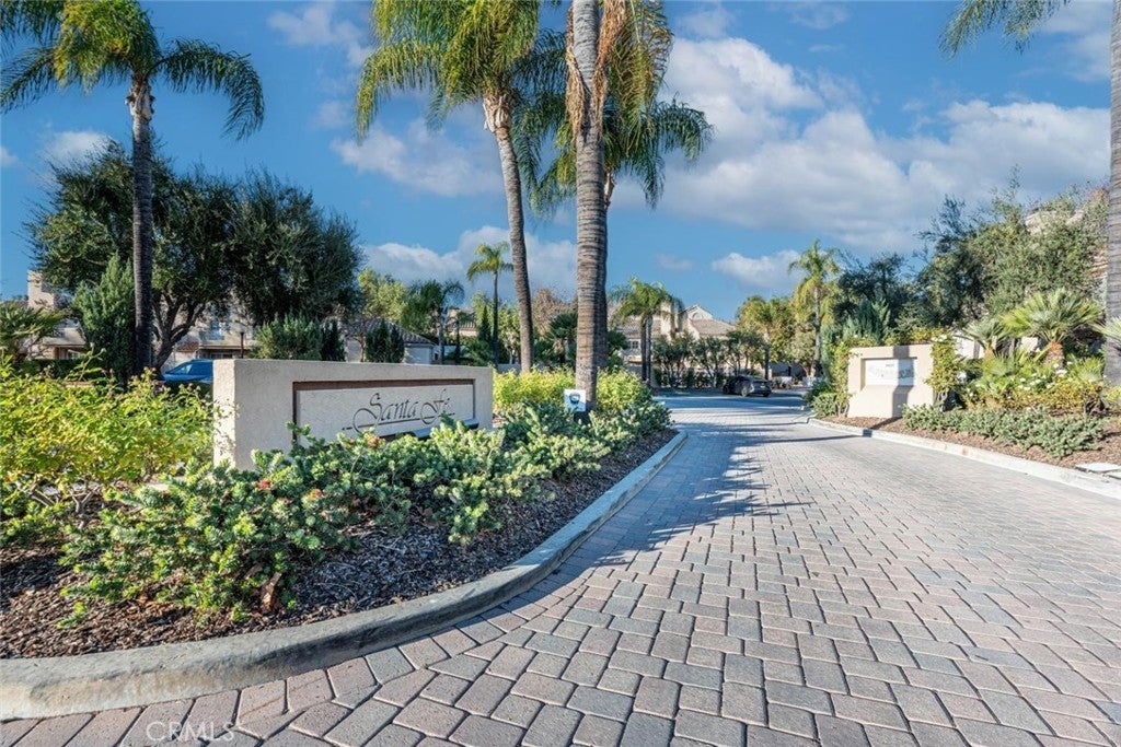 Photo of Listing #SR25005241