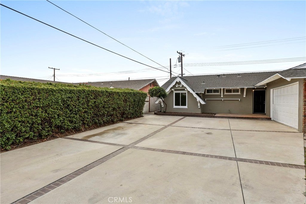 Photo of Listing #MB25005275