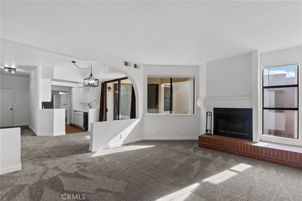 Photo of Listing #SR25005261