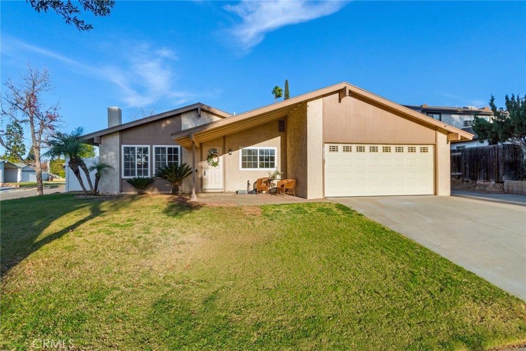 Photo of Listing #IV25005932