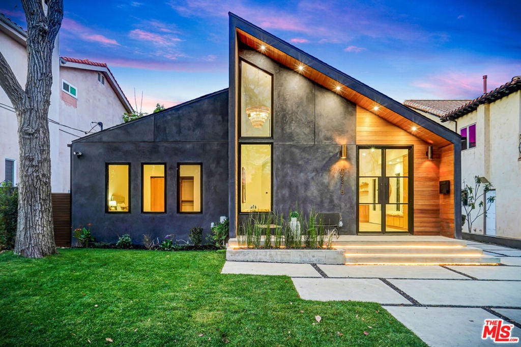 Photo of Listing #25479543