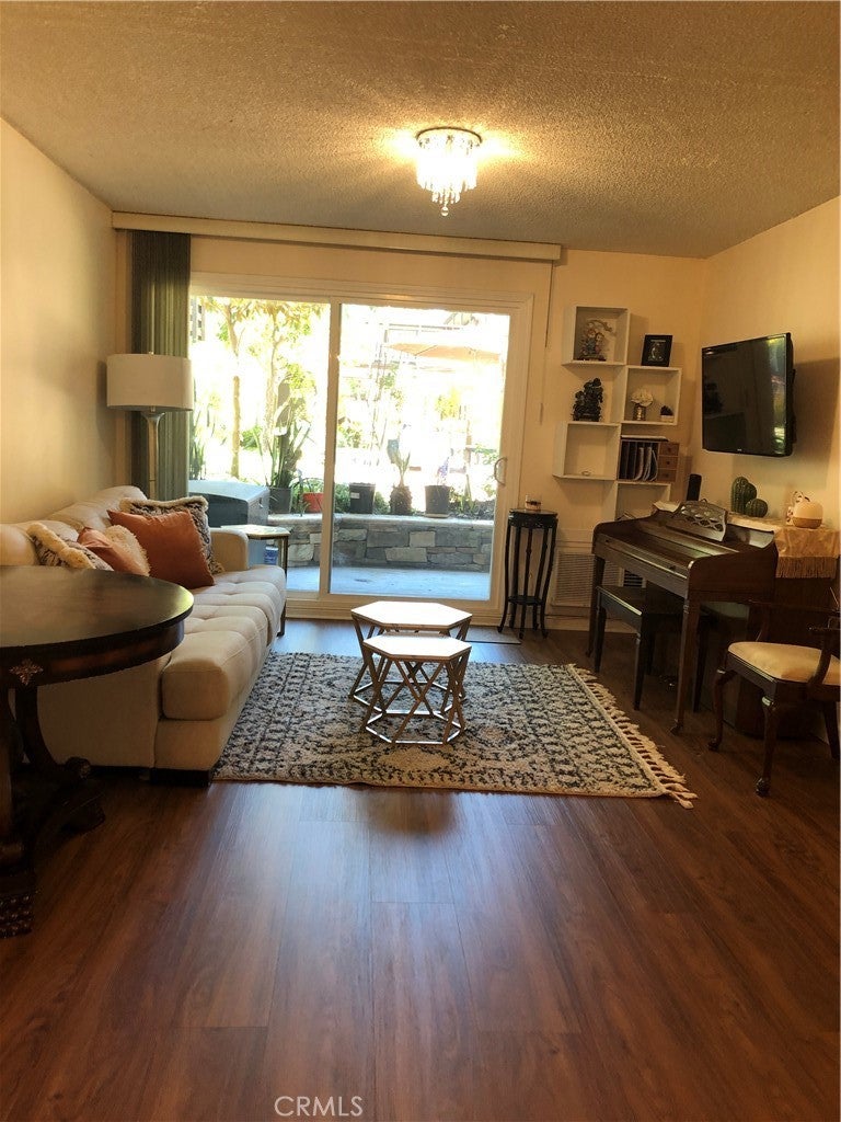 Photo of Listing #SR25007134