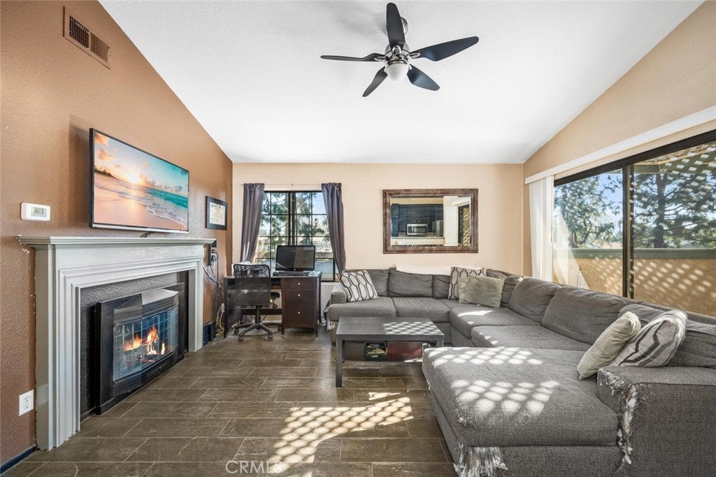 Photo of Listing #PW24249651