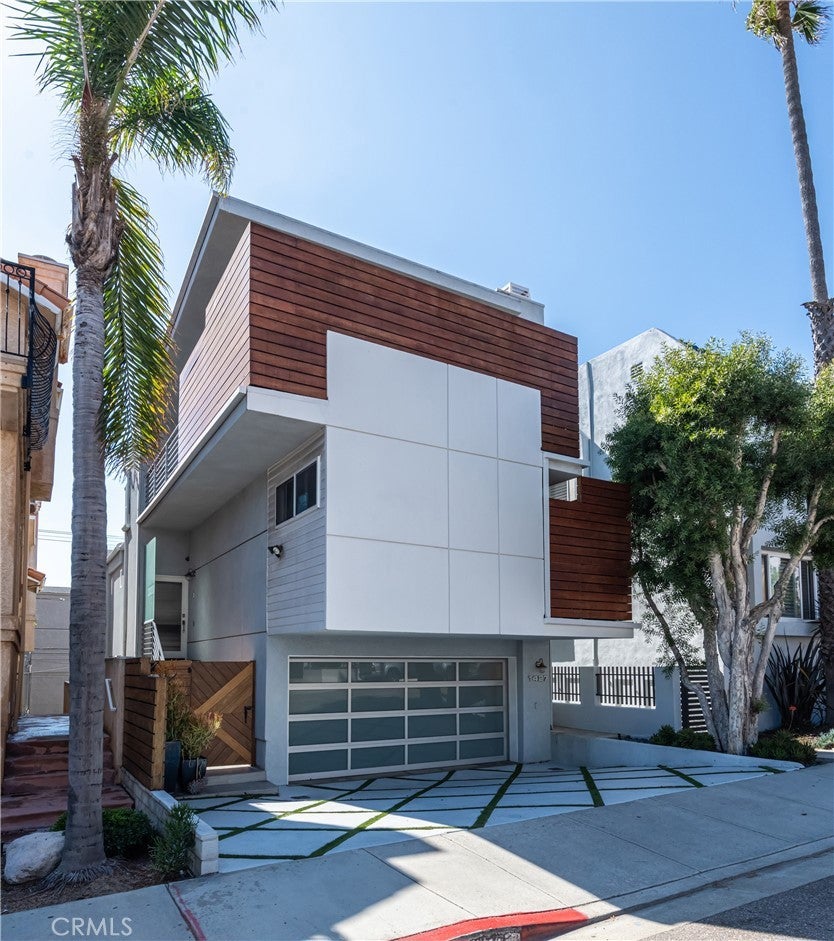 1427 Manhattan Avenue