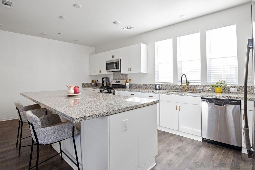 Photo of Listing #250000979SD