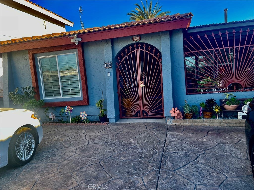 Photo of Listing #IV25007570