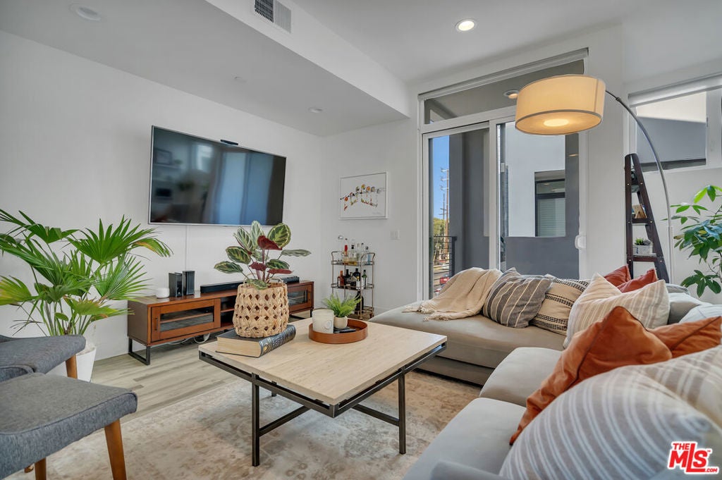 Photo of Listing #25481403