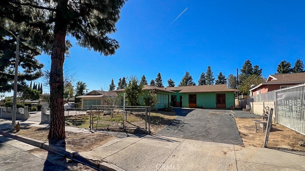 Photo of Listing #SR25008141