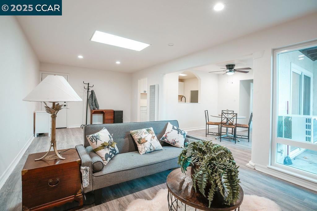 Photo of Listing #41082244