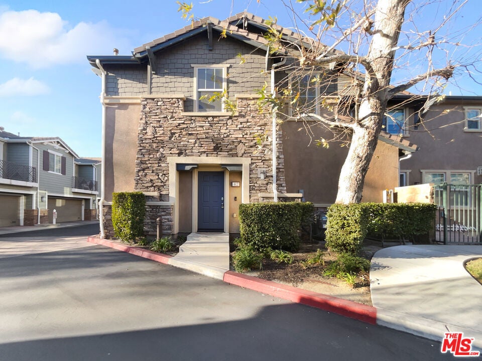 Photo of Listing #25482799