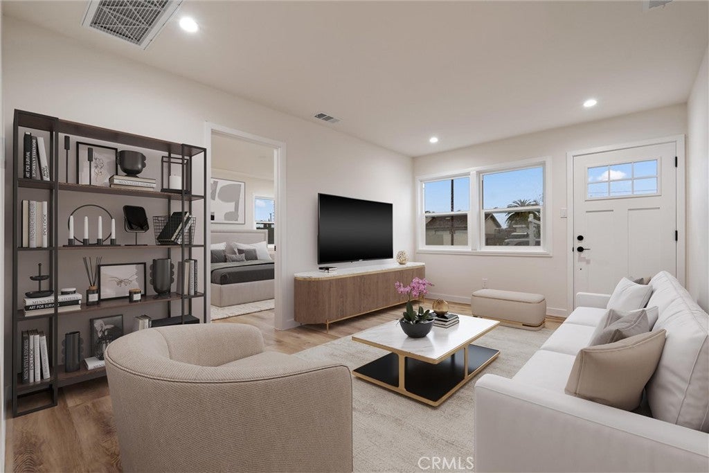 Photo of Listing #SB25006364