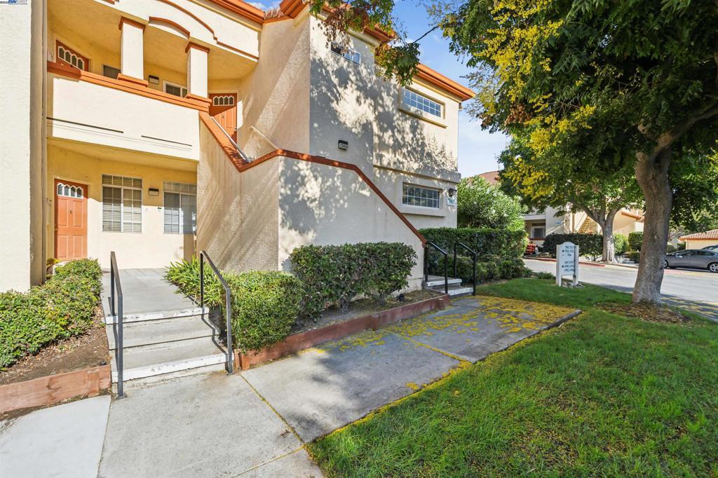 Photo of Listing #41082475