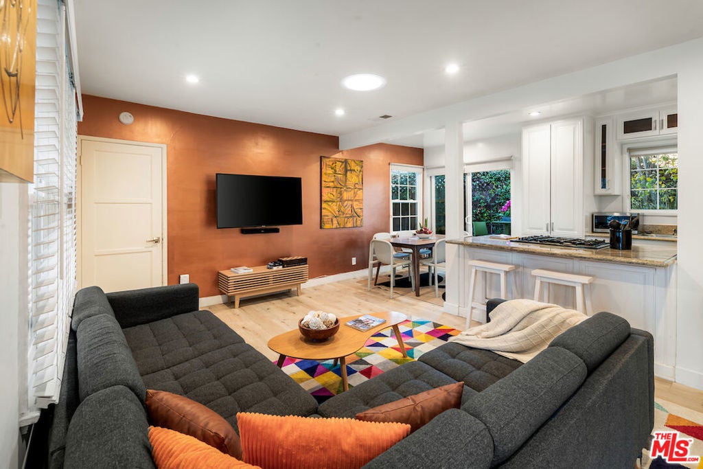 Photo of Listing #25482901