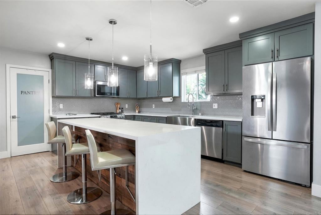 Photo of Listing #PTP2500413