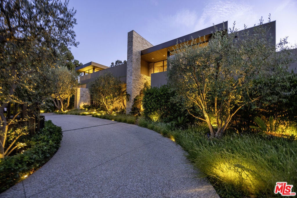 Photo of Listing #25484505