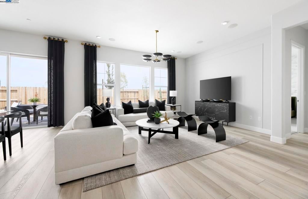 Photo of Listing #41082799