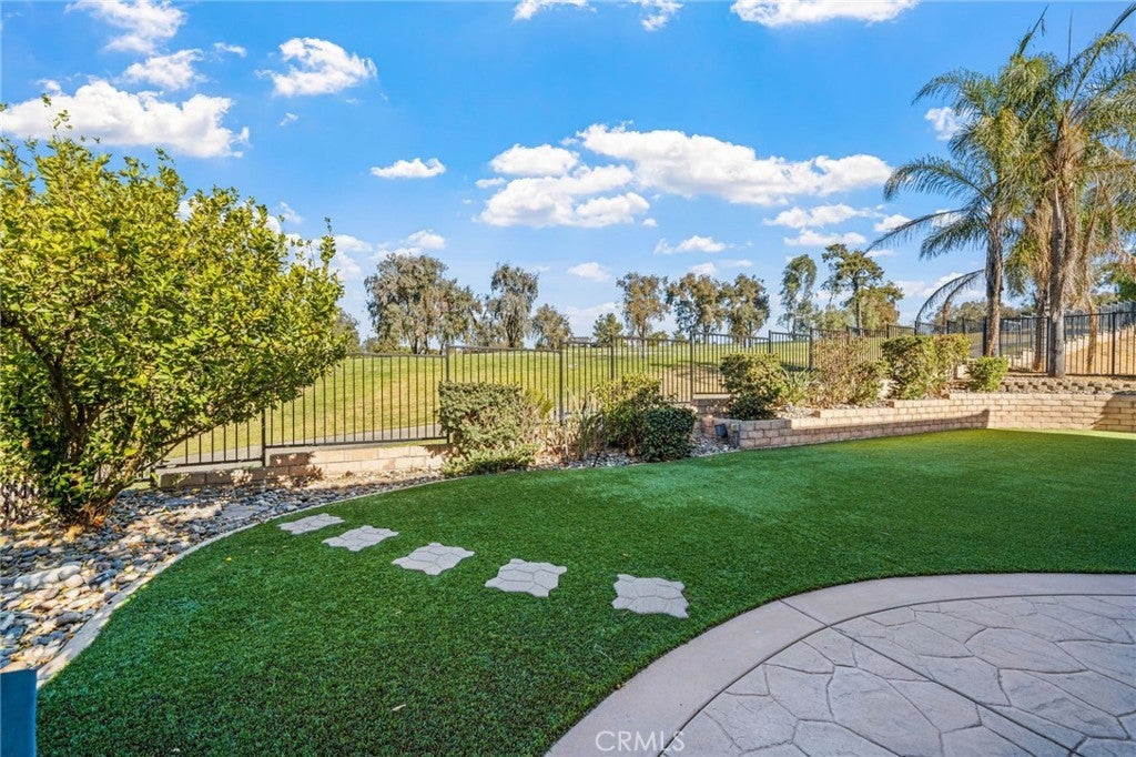 Photo of Listing #SW25014419