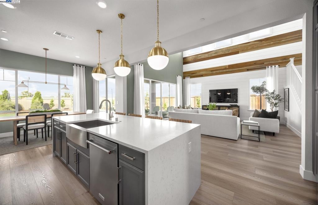 Photo of Listing #41083092