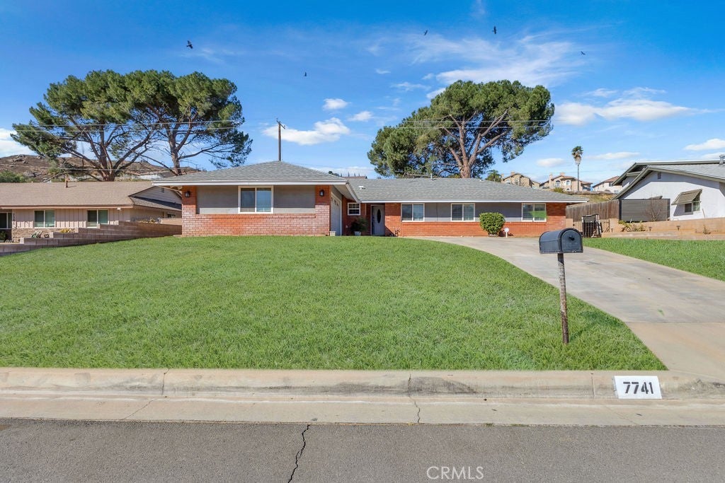 Photo of Listing #TR25007550