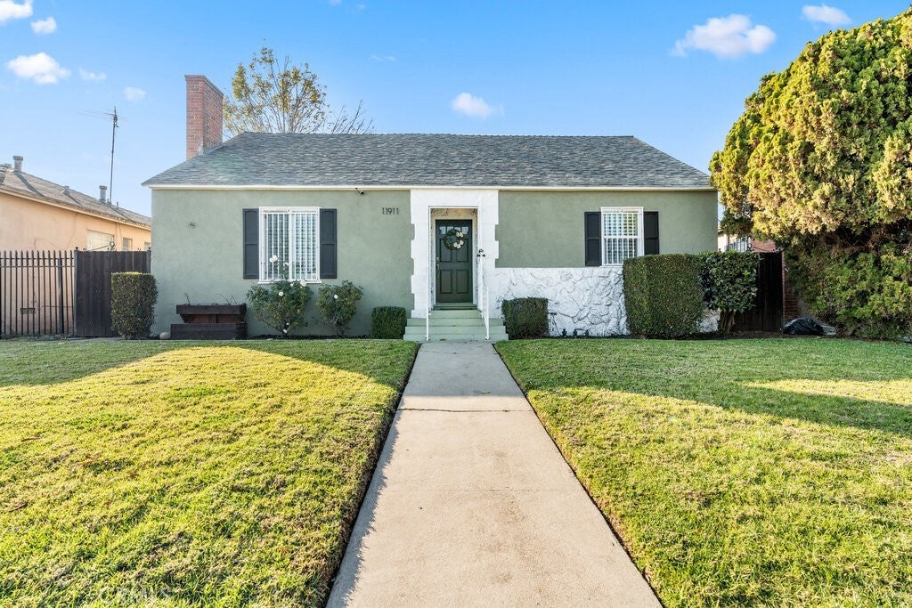 Photo of Listing #RS25014357