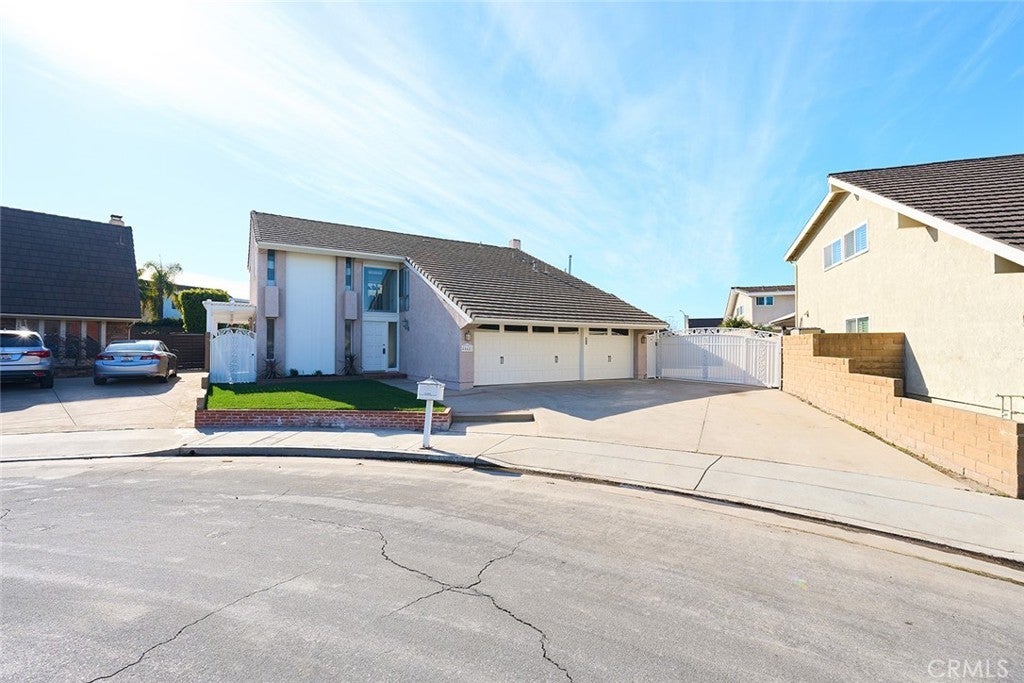 Photo of Listing #OC25012340