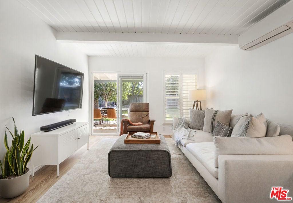 Photo of Listing #25487297