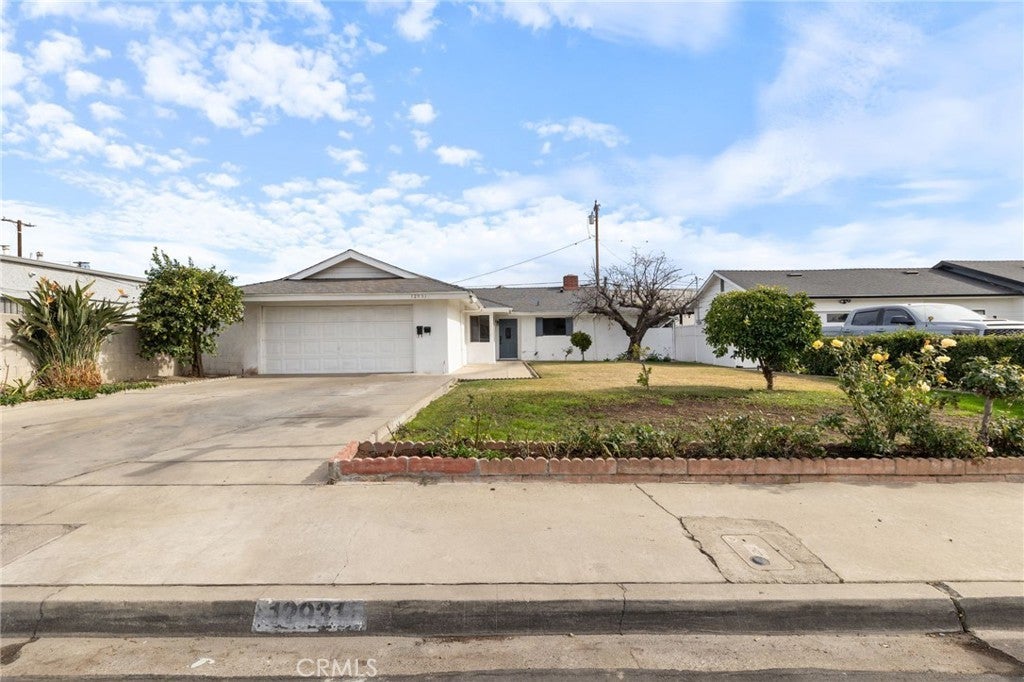 Photo of Listing #IV25016069