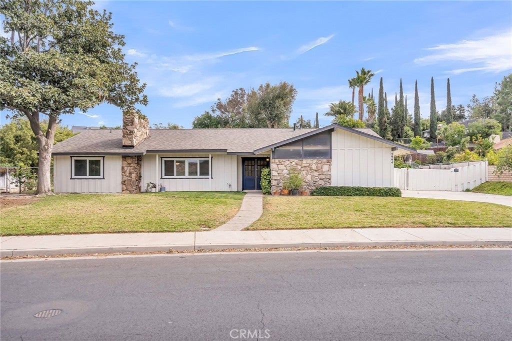 Photo of Listing #IV25015883