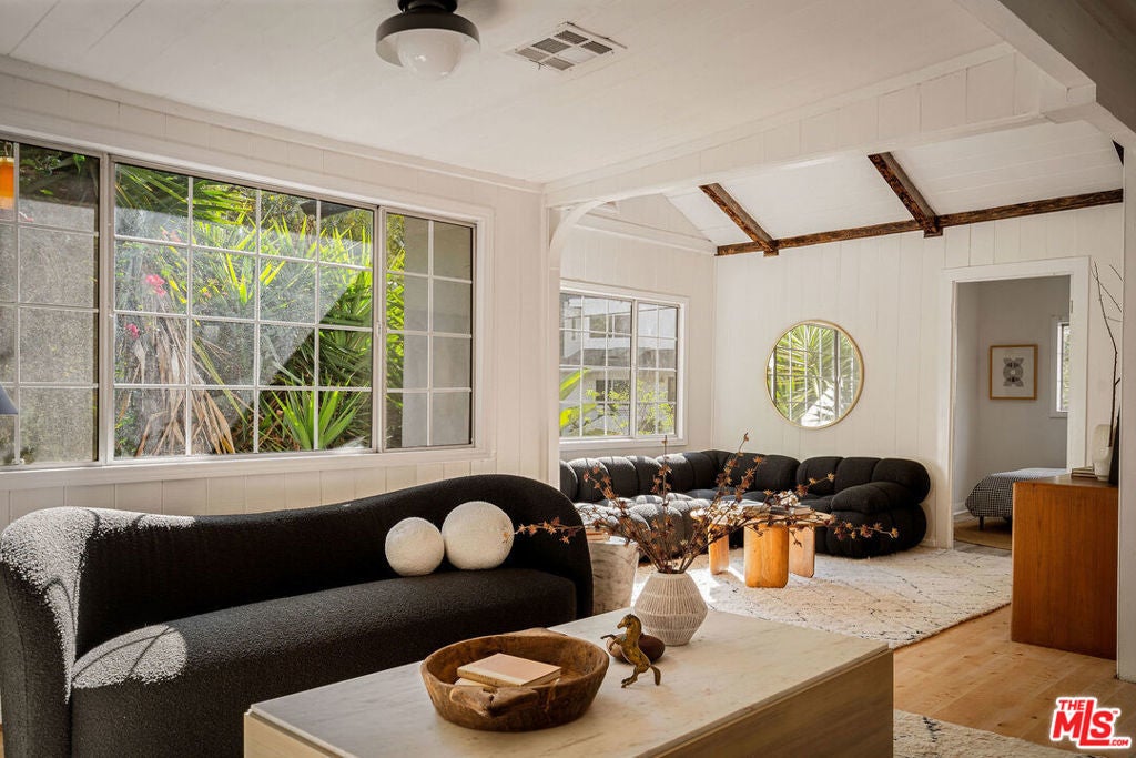 Photo of Listing #25481775