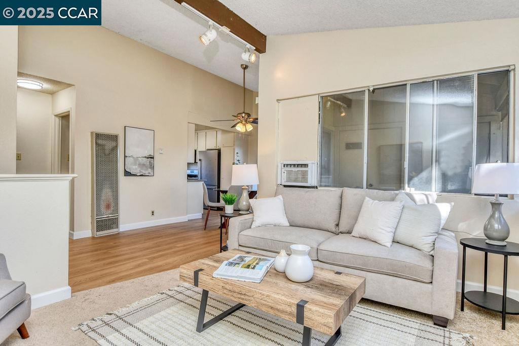 Photo of Listing #41083345