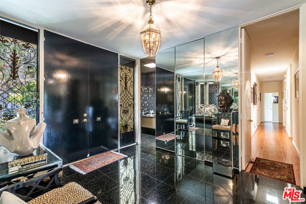 Photo of Listing #25487941