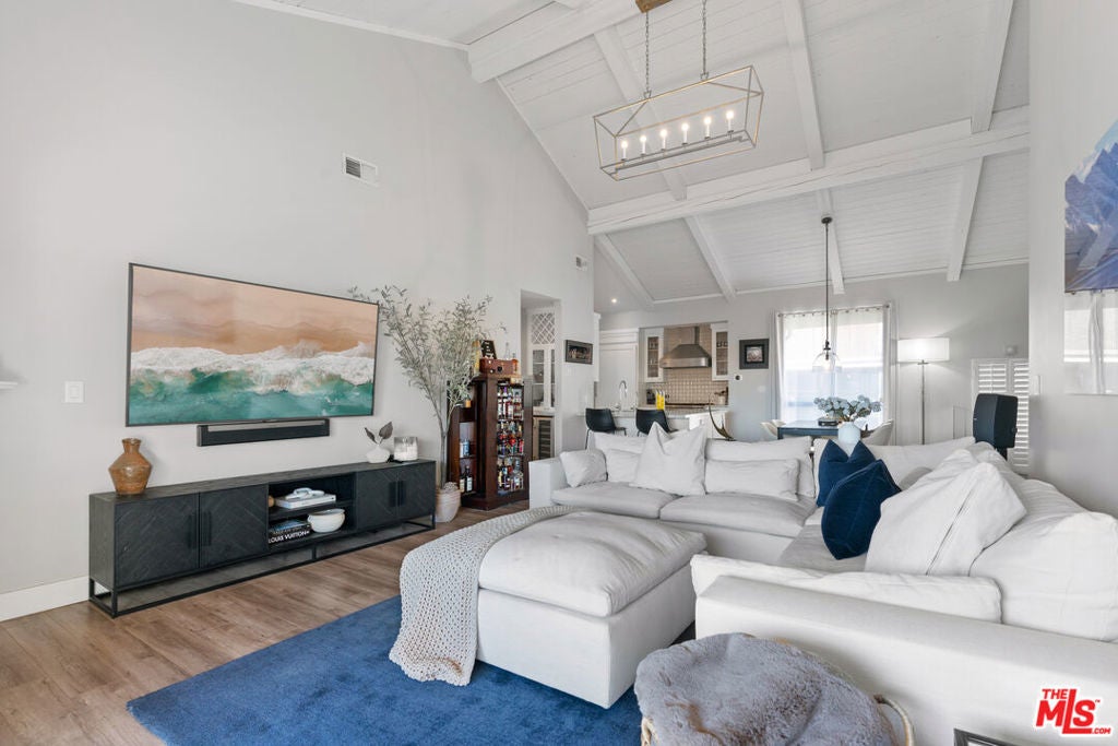 Photo of Listing #25487323